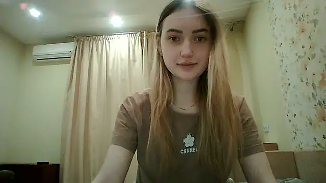Snapshot of ChelseaBaker chatting on 03/25/26, 06:03 ChelseaBaker online show from 03/25/26, 06:03