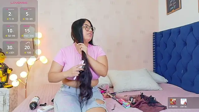 curvybuffgirllll online show from 07/23/26, 07:34