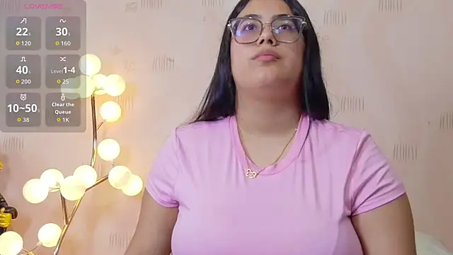 curvybuffgirllll online show from 07/24/26, 07:45