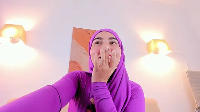 Snapshot of Malika_Noor chatting on 04/15/26, 07:58 Malika Noor online show from 04/15/26, 07:58