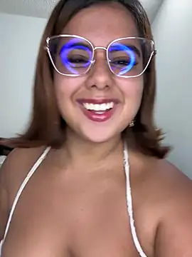 Snapshot of Lilithgomez_ chatting on 03/22/26, 04:10 Lilithgomez online show from 03/22/26, 04:10