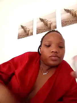 Snapshot of Divine_Beautyxx chatting on 02/23/26, 01:08 Divine Beautyxx online show from 02/23/26, 01:08
