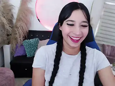 Snapshot of ivvoncute chatting on 04/17/26, 12:19 ivvoncute online show from 04/17/26, 12:19