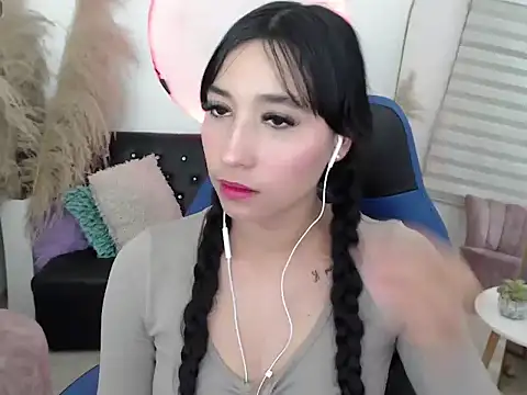 Snapshot of ivvoncute chatting on 04/18/26, 03:54 ivvoncute online show from 04/18/26, 03:54
