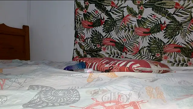 smallvioleta69 online show from 04/05/26, 04:37