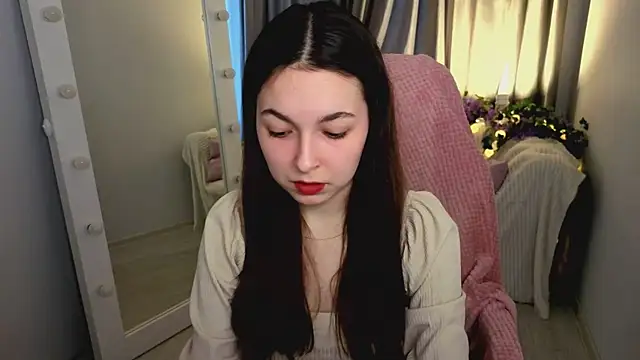 Snapshot of BellaThery chatting on 04/02/26, 05:05 BellaThery online show from 04/02/26, 05:05