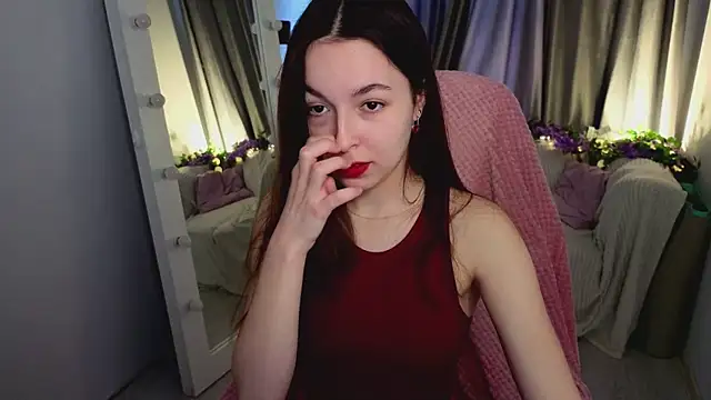 Snapshot of BellaThery chatting on 04/09/26, 05:07 BellaThery online show from 04/09/26, 05:07