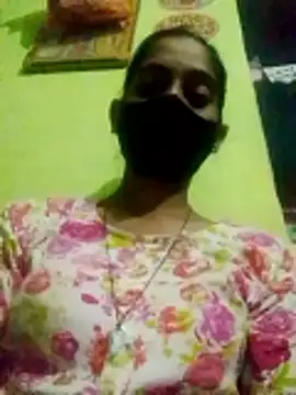 Snapshot of wifedesi7050 chatting on 04/07/26, 04:29 wifedesi7050 online show from 04/07/26, 04:29