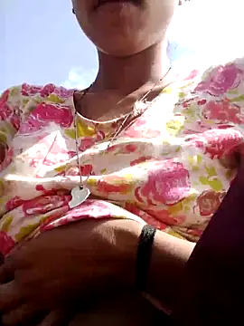 Snapshot of wifedesi7050 chatting on 04/08/26, 04:34 wifedesi7050 online show from 04/08/26, 04:34