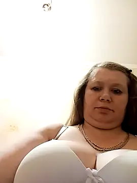 Snapshot of KiraStanton chatting on 04/02/26, 11:35 KiraStanton online show from 04/02/26, 11:35