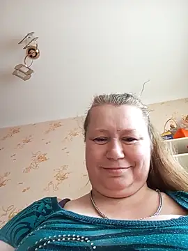 Snapshot of KiraStanton chatting on 04/16/26, 12:28 KiraStanton online show from 04/16/26, 12:28