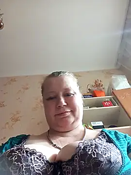Snapshot of KiraStanton chatting on 05/14/26, 02:13 KiraStanton online show from 05/14/26, 02:13