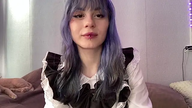 Snapshot of Emmibrilson chatting on 03/28/26, 10:48 Emmibrilson online show from 03/28/26, 10:48
