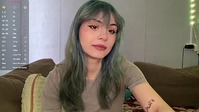 Snapshot of Emmibrilson chatting on 04/23/26, 12:29 Emmibrilson online show from 04/23/26, 12:29