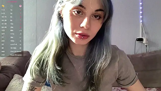 Snapshot of Emmibrilson chatting on 04/25/26, 12:30 Emmibrilson online show from 04/25/26, 12:30