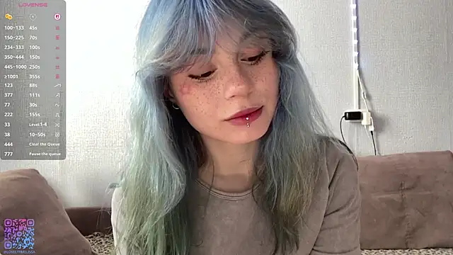 Snapshot of Emmibrilson chatting on 05/03/26, 10:21 Emmibrilson online show from 05/03/26, 10:21