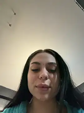 Snapshot of Olivia_Noor chatting on 03/10/26, 11:43 Olivia Noor online show from 03/10/26, 11:43