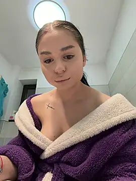 Snapshot of Olivia_Noor chatting on 03/31/26, 09:48 Olivia Noor online show from 03/31/26, 09:48