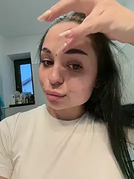 Snapshot of Olivia_Noor chatting on 04/28/26, 05:18 Olivia Noor online show from 04/28/26, 05:18
