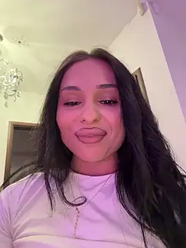 Snapshot of Olivia_Noor chatting on 05/04/26, 08:27 Olivia Noor online show from 05/04/26, 08:27