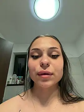 Snapshot of Olivia_Noor chatting on 05/28/26, 07:44 Olivia Noor online show from 05/28/26, 07:44
