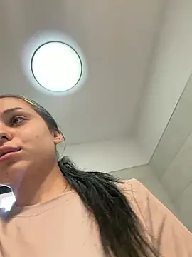 Snapshot of Olivia_Noor chatting on 06/12/26, 03:11 Olivia Noor online show from 06/12/26, 03:11