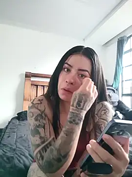 Snapshot of Dakotattoo chatting on 04/02/26, 01:20 Dakotattoo online show from 04/02/26, 01:20