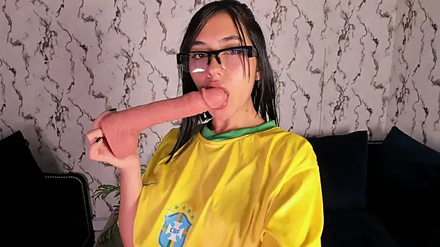 Fiorelaa  online show from 06/12/26, 11:53