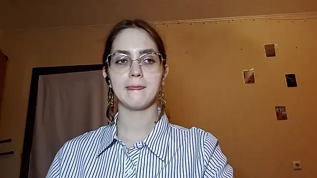 Snapshot of Katelemon chatting on 04/19/26, 02:27 Katelemon online show from 04/19/26, 02:27