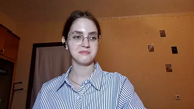 Snapshot of Katelemon chatting on 04/23/26, 12:29 Katelemon online show from 04/23/26, 12:29