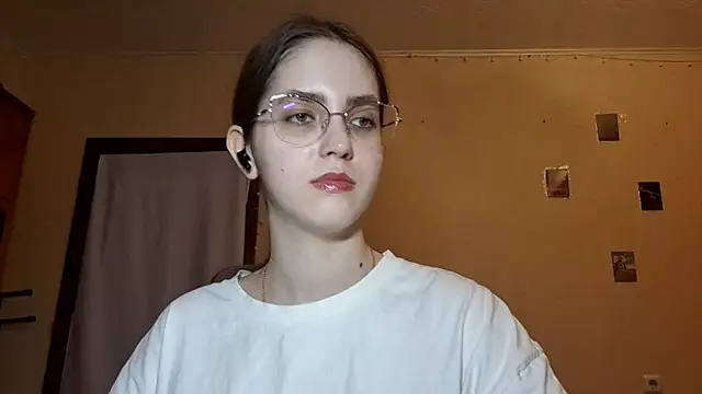 Snapshot of Katelemon chatting on 04/26/26, 02:15 Katelemon online show from 04/26/26, 02:15