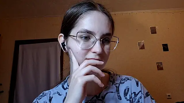 Snapshot of Katelemon chatting on 05/22/26, 02:33 Katelemon online show from 05/22/26, 02:33
