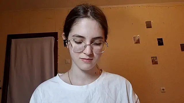 Snapshot of Katelemon chatting on 06/02/26, 09:11 Katelemon online show from 06/02/26, 09:11