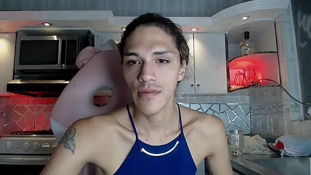 Snapshot of CrisOzzz chatting on 03/25/26, 06:36 CrisOzzz online show from 03/25/26, 06:36