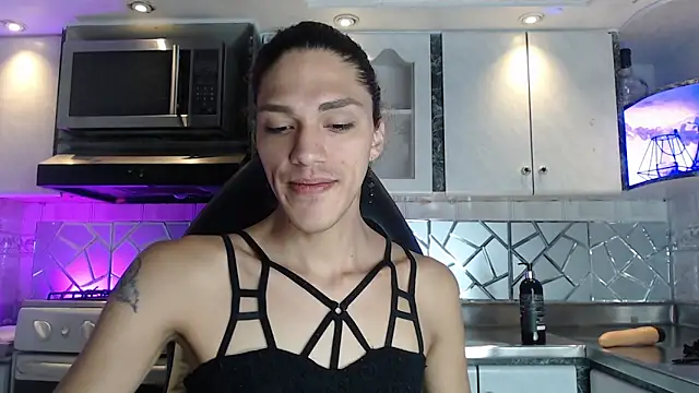 Snapshot of CrisOzzz chatting on 04/19/26, 05:45 CrisOzzz online show from 04/19/26, 05:45