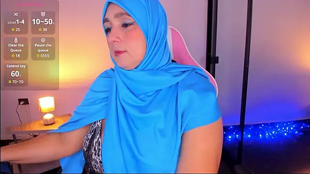 Snapshot of HijabiMilff chatting on 03/12/26, 01:28 HijabiMilff online show from 03/12/26, 01:28
