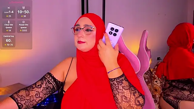 Snapshot of HijabiMilff chatting on 03/31/26, 02:50 HijabiMilff online show from 03/31/26, 02:50