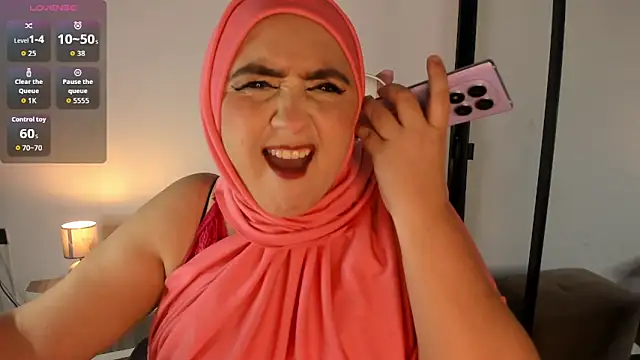 Snapshot of HijabiMilff chatting on 05/13/26, 03:53 HijabiMilff online show from 05/13/26, 03:53