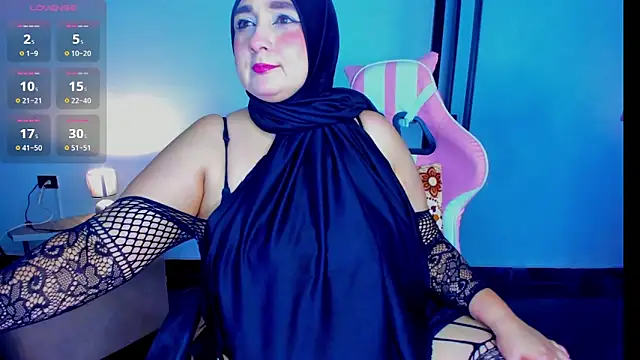 Snapshot of HijabiMilff chatting on 05/28/26, 02:36 HijabiMilff online show from 05/28/26, 02:36