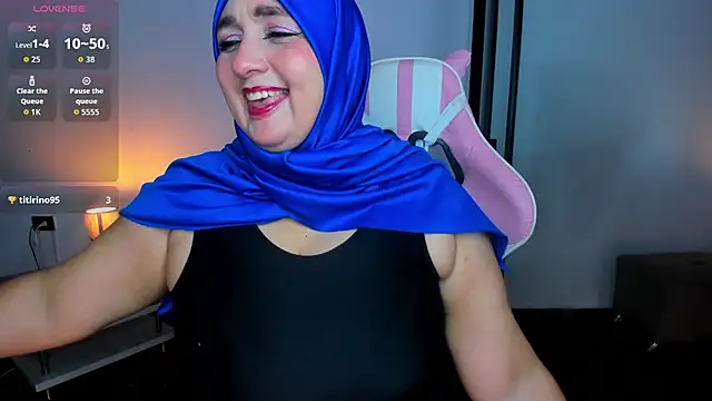 Snapshot of HijabiMilff chatting on 05/29/26, 01:53 HijabiMilff online show from 05/29/26, 01:53