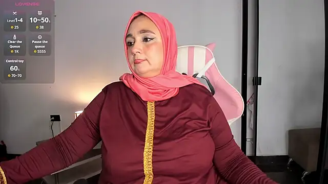 Snapshot of HijabiMilff chatting on 06/01/26, 02:52 HijabiMilff online show from 06/01/26, 02:52