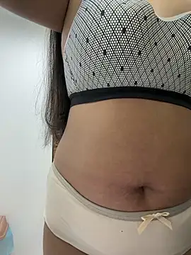 Snapshot of sessy_grl chatting on 03/14/26, 08:20 sessy grl online show from 03/14/26, 08:20