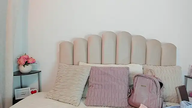 Snapshot of celeste_z chatting on 03/12/26, 01:17 celeste z online show from 03/12/26, 01:17