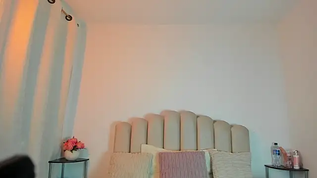 Snapshot of celeste_z chatting on 03/14/26, 12:32 celeste z online show from 03/14/26, 12:32