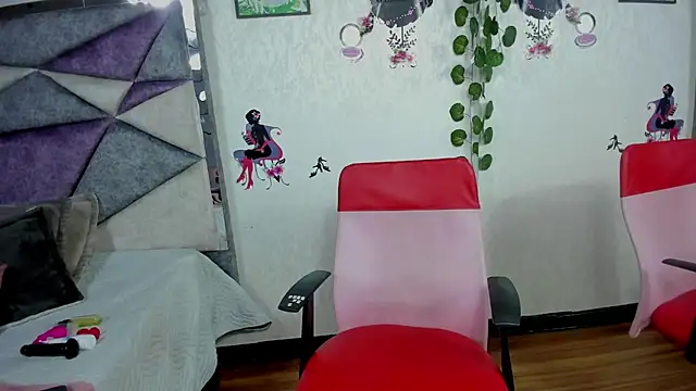 Snapshot of JennieRider chatting on 05/13/26, 07:55 JennieRider online show from 05/13/26, 07:55
