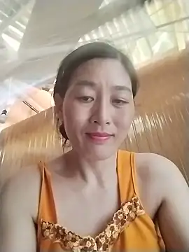 Snapshot of lris-Beauty77 chatting on 05/18/26, 04:29 lris-Beauty77 online show from 05/18/26, 04:29