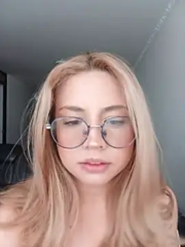 Snapshot of Ana__arms chatting on 07/19/26, 07:50 Ana arms online show from 07/19/26, 07:50