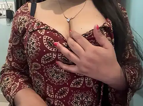 Snapshot of Avneet_kaurr1 chatting on 03/10/26, 05:01 Avneet kaurr1 online show from 03/10/26, 05:01