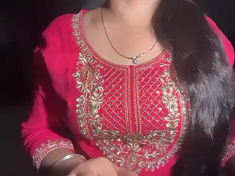 Snapshot of Avneet_kaurr1 chatting on 04/11/26, 12:31 Avneet kaurr1 online show from 04/11/26, 12:31