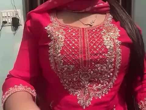 Snapshot of Avneet_kaurr1 chatting on 04/17/26, 02:53 Avneet kaurr1 online show from 04/17/26, 02:53